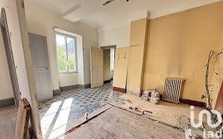 Appartement 4 pièces de 100 m² à Vals-les-Bains (07600)