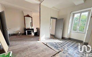 Appartement 4 pièces de 100 m² à Vals-les-Bains (07600)