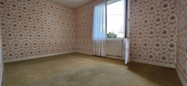 Maison plain-pied avec jardin, sous-sol, garage, 2 chambres
