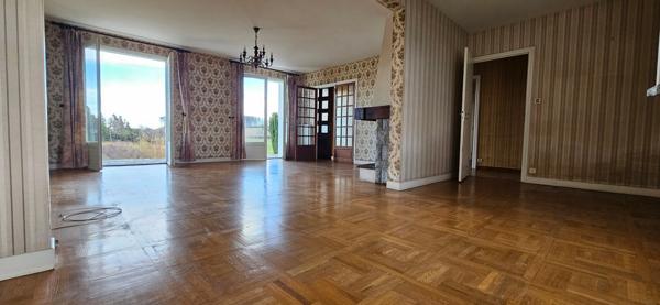 Maison plain-pied avec jardin, sous-sol, garage, 2 chambres