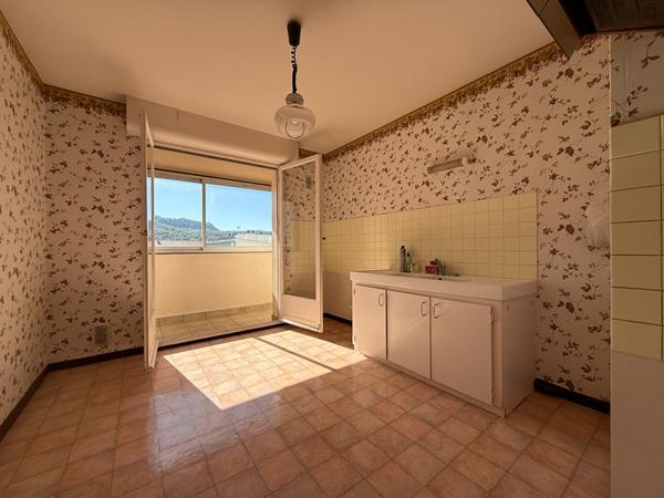 Appartement - 4 pièces - 99 m²