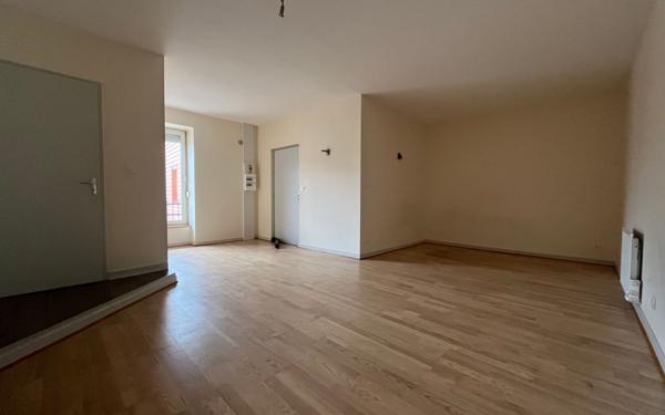 Appartement à louer    1 pièce • 39,70 m2 Mâcon