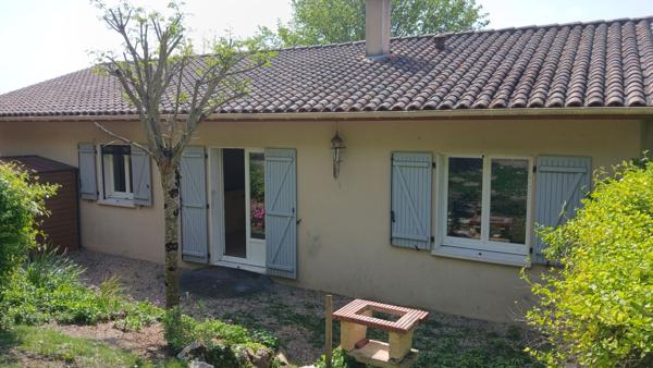 Maison 2 chambres, garage, terrain clos
