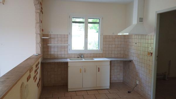 Maison 2 chambres, garage, terrain clos