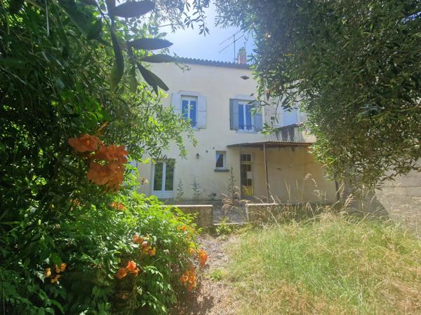 Charmante maison de village avec jardin au cœur d’une bastide dynamique