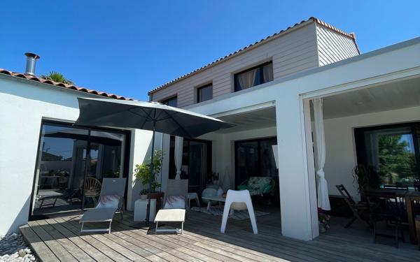 Maison à vendre    7 pièces •  Olonne-sur-Mer