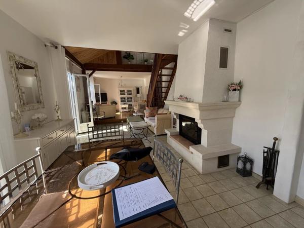 Vente                                                      Maison
                        
                     4 pièces                      100 m2                     à Anet