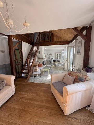 Vente                                                      Maison
                        
                     4 pièces                      100 m2                     à Anet
