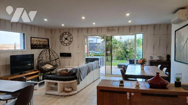 EXCLUSIVITE

Située en plein c?ur de Redon, à 2 pas des commerces, écoles et de la gare, cett...