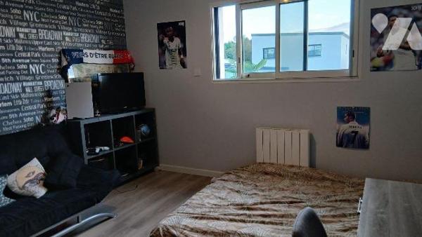 EXCLUSIVITE

Située en plein c?ur de Redon, à 2 pas des commerces, écoles et de la gare, cett...