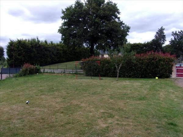 COMBLESSAC, Maison familiale à vendre.