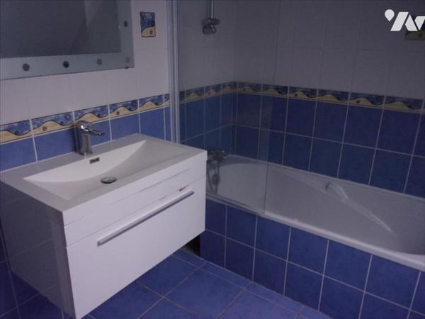 COMBLESSAC, Maison familiale à vendre.