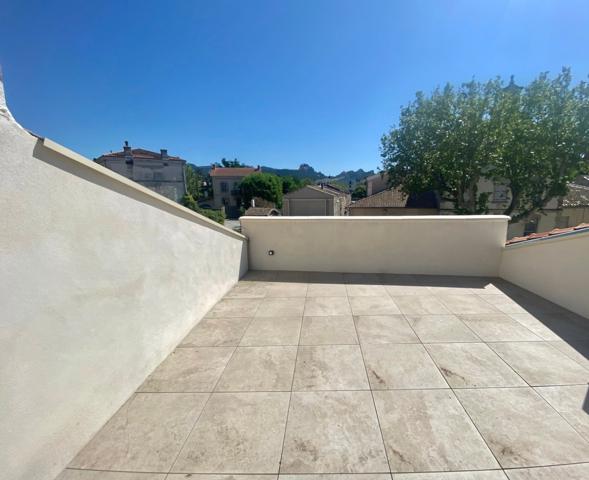 SAINT REMY DE PROVENCE - 3 CHAMBRES - TERRASSE - GARAGE