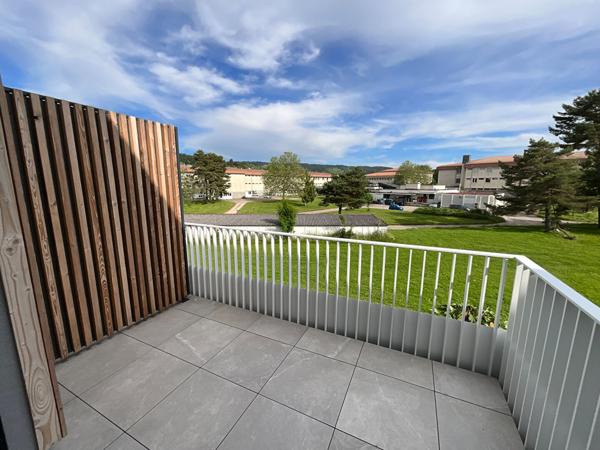 APPARTEMENT T2 ETAT NEUF AVEC TERRASSE ET PARKING PRIVATIF EN SOUS-SOL DOUBS / PONTARLIER
