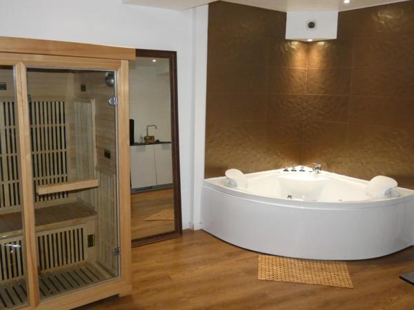 Immeuble rénové de 3 logements meublés de tourisme