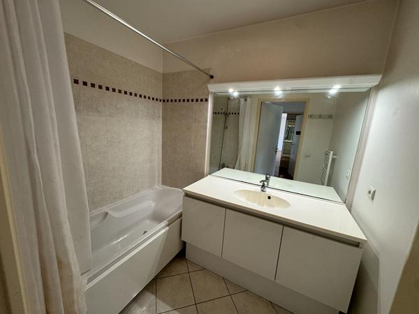 Appartement T3 lumineux et calme avec parking et cave - Libre immédiatement !