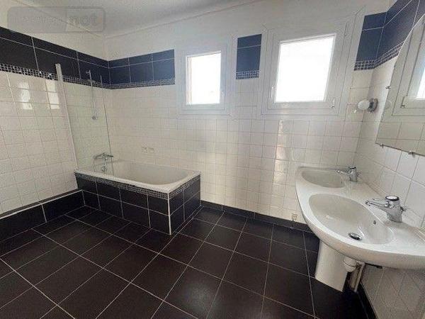 Immeuble à vendre à Mellac dans le Finistère (29300), ref : IMAC467