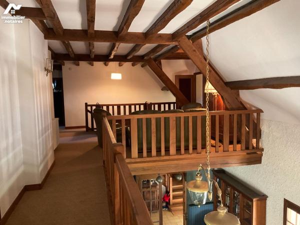 A VENDRE : Grande maison contemporaine et lumineuse avec dépendance, située en campagne, proche...