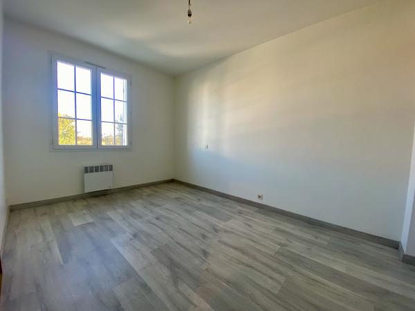 VUE MER PANORAMIQUE POUR CETTE MAISON DE CINQ CHAMBRES