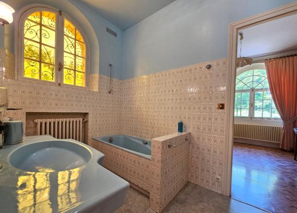 Maison à vendre 16440 Roullet Saint Estephe 6 chambres 322.81 m2