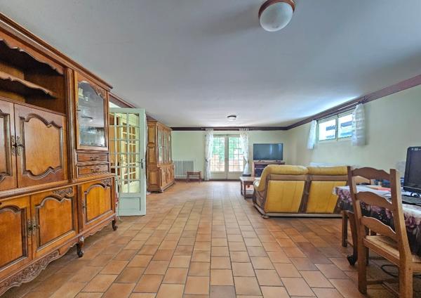 Maison à vendre 16440 Roullet Saint Estephe 6 chambres 322.81 m2