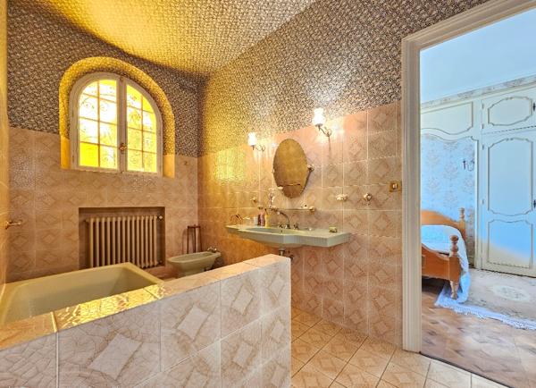 Maison à vendre 16440 Roullet Saint Estephe 6 chambres 322.81 m2