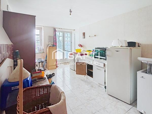 Propriété de charme,dépendances+possibilité terrain