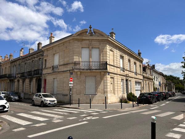 Maison 16 pièce(s) 7 chambre(s) 320 m²