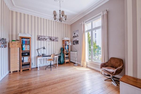 Maison 16 pièce(s) 7 chambre(s) 320 m²