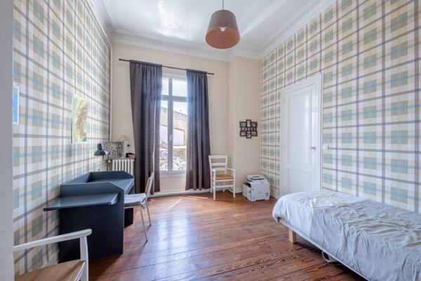 Maison 16 pièce(s) 7 chambre(s) 320 m²