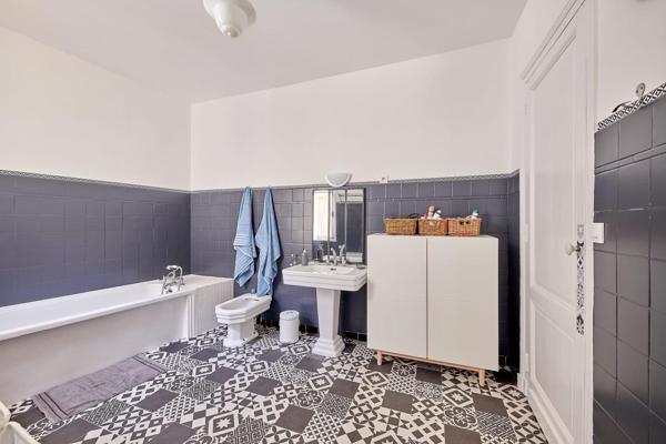 Maison 16 pièce(s) 7 chambre(s) 320 m²