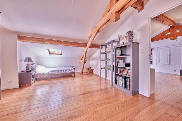 Maison 16 pièce(s) 7 chambre(s) 320 m²