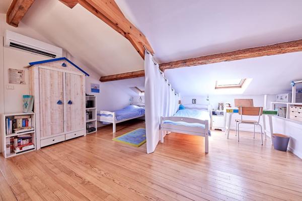 Maison 16 pièce(s) 7 chambre(s) 320 m²