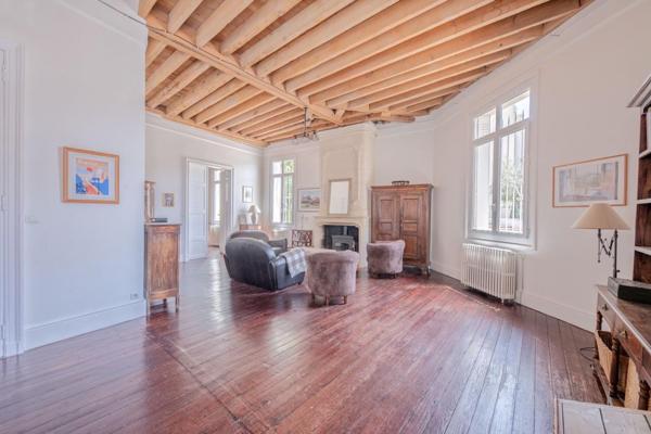 Maison 16 pièce(s) 7 chambre(s) 320 m²