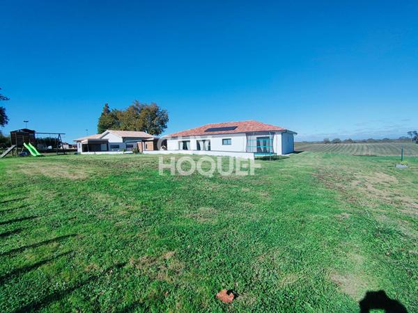 Maison proche Villeneuve De Marsan 4 pièce(s) 148 m2