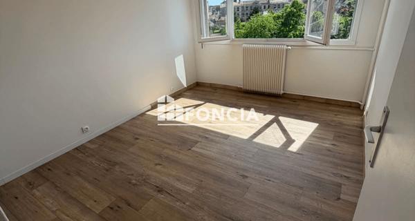 Location Studio 17.04 m² - Melun 77000