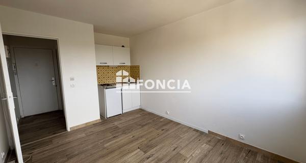 Location Studio 17.04 m² - Melun 77000
