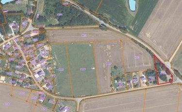 Terrain de loisirs - Bois - Etang à vendre à Saint-Marcel dans le Morbihan (56140), ref : 56049-770