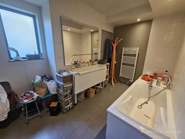 Saint-Benoît L'Ermitage Maison de plain pied 123 m² environ avec 2 terrasses et garage.