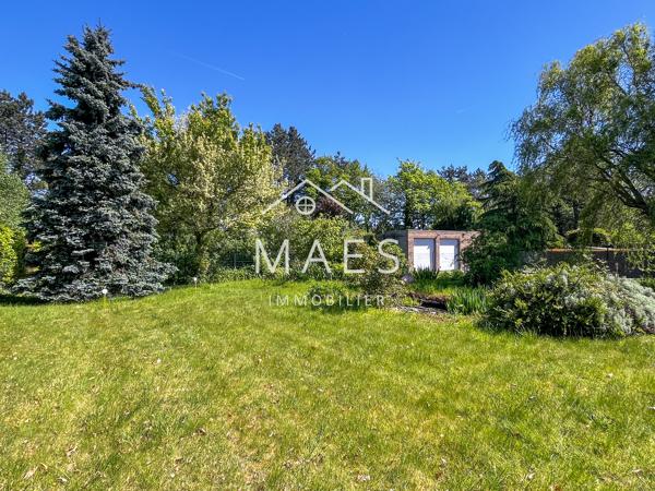 Terrain constructible de 706 m2