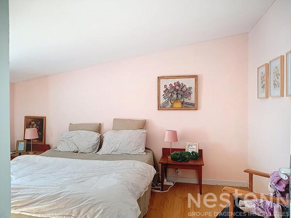 A vendre à l'Eguille, maison de 126m² avec ses 4 chambres en plein centre villle.