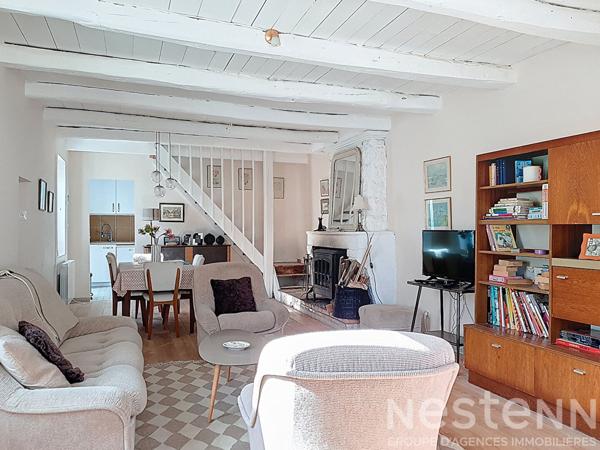 A vendre à l'Eguille, maison de 126m² avec ses 4 chambres en plein centre villle.