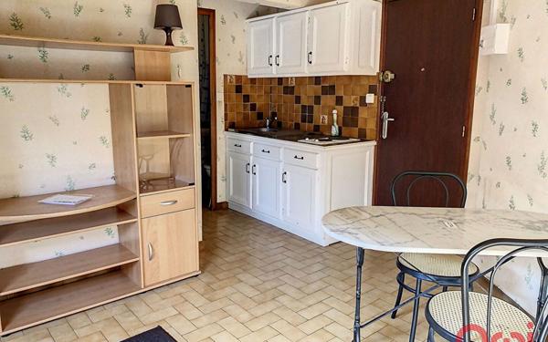 Immeuble à vendre    12 pièces •  Montluçon