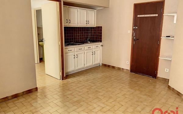 Immeuble à vendre    12 pièces •  Montluçon