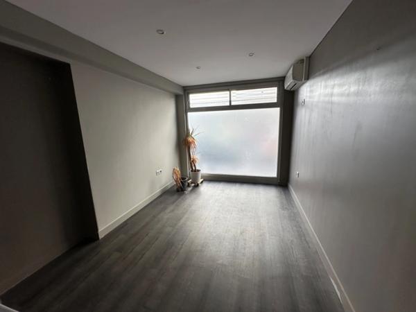 MURS Local/bureau à vendre LYON 4EME ARRONDISSEMENT (69), local en angle de 70m2 environ, idéal professions libérales