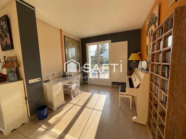 Maison lumineuse, parfaitement entretenue, coup de cœur assuré à deux pas d’Amboise.