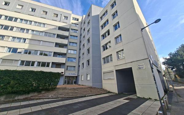Appartement à vendre    2 pièces • 21,71 m2 Grenoble