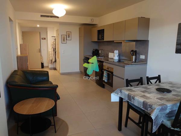 Appartement T2 climatisé avec terrasse vue mer et parking dans résidence neuve sécurisée