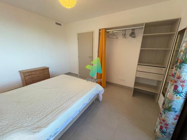 Appartement T2 climatisé avec terrasse vue mer et parking dans résidence neuve sécurisée
