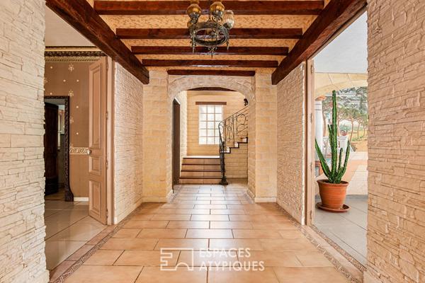 Beau domaine à réinventer, niché au coeur d’un parc privé